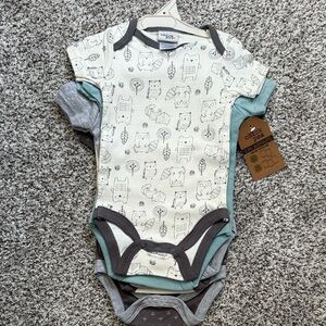 Chick Pea Cute Bodysuit 5 pack Set - Cream, Gray, and Blue 0-3m, 3-6m